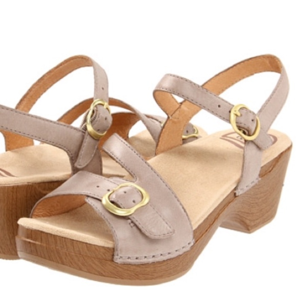 Dansko 37 (US 7) Leather hard to find Sandal!